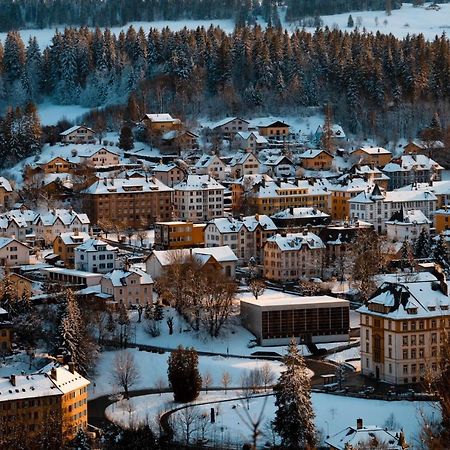 Appartement Douces Heures Avec Parking Couvert Prive Le Locle Buitenkant foto