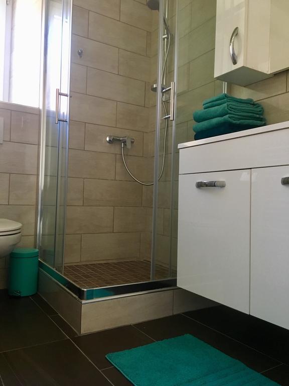 Appartement Douces Heures Avec Parking Couvert Prive Le Locle Buitenkant foto