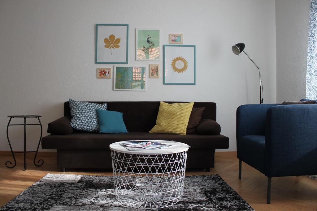 Appartement Douces Heures Avec Parking Couvert Prive Le Locle Buitenkant foto
